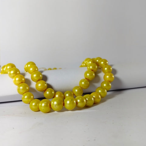 Elegant Golden White Pearl Necklace for Women – Timeless Jewelry Piece
