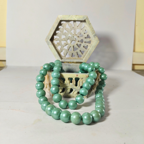 Mint Green Bead Necklace – Elegant Handmade Jewelry
