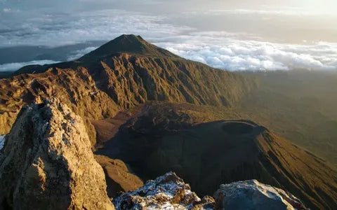 Exploring Mount Meru: Cosmic Mountain and Its Role in Hindu Mythology