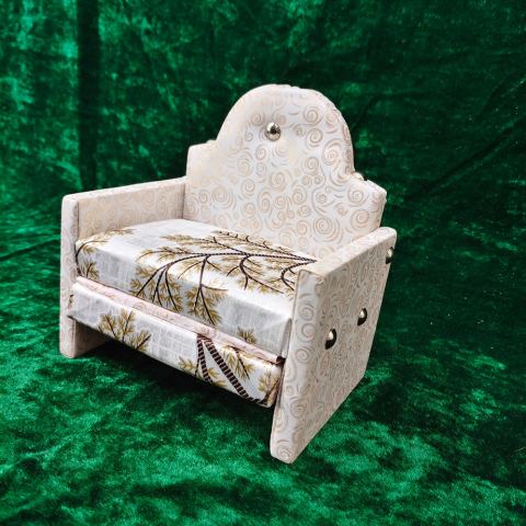 Shri Krishna Singhasan Sofa Jhula