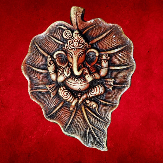 Divine Ganesh Leaf Wall Hanging – Red