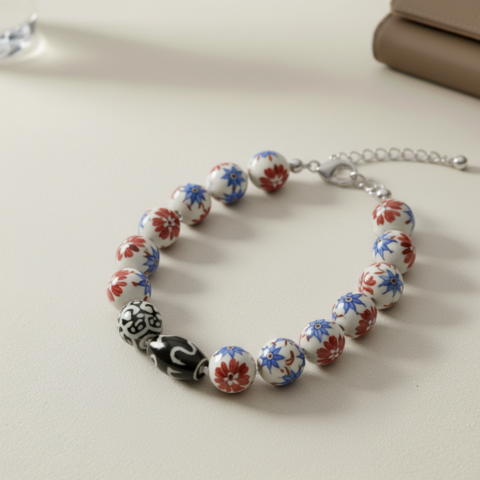 Elegant Floral Beaded Bracelet with Black Accent – Handmade Jewelry