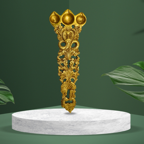Sacred Shubh Brass Hasta Deepak – Eternal Glow & Blessings