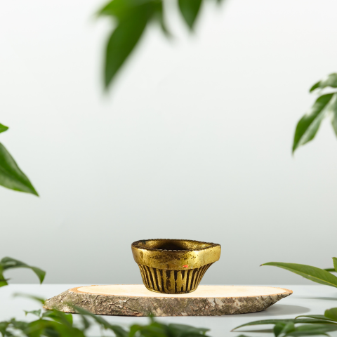 Sacred Eternal Glow Brass Diya – Symbol of Faith & Positivity