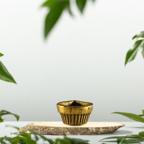 Sacred Eternal Glow Brass Diya – Symbol of Faith & Positivity