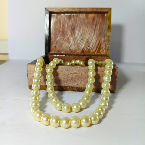 Elegant Classic Pearl Necklace – Timeless Jewelry for Women