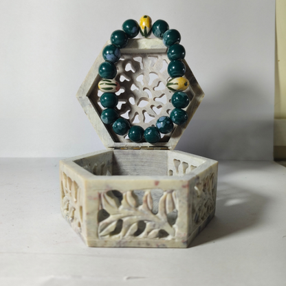 Handcrafted Green Beaded Bracelet with Floral Ceramic Pendant – Elegant Jewelry for Women