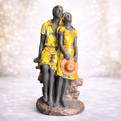 Romantic Standing Couple Decorative Showpiece with Hat – Modern Artistic Décor